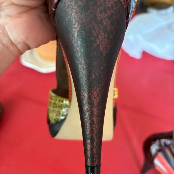 Aldo stiletto shoes, like new- rarely worn, dressy, party, office - Picture 13 of 14